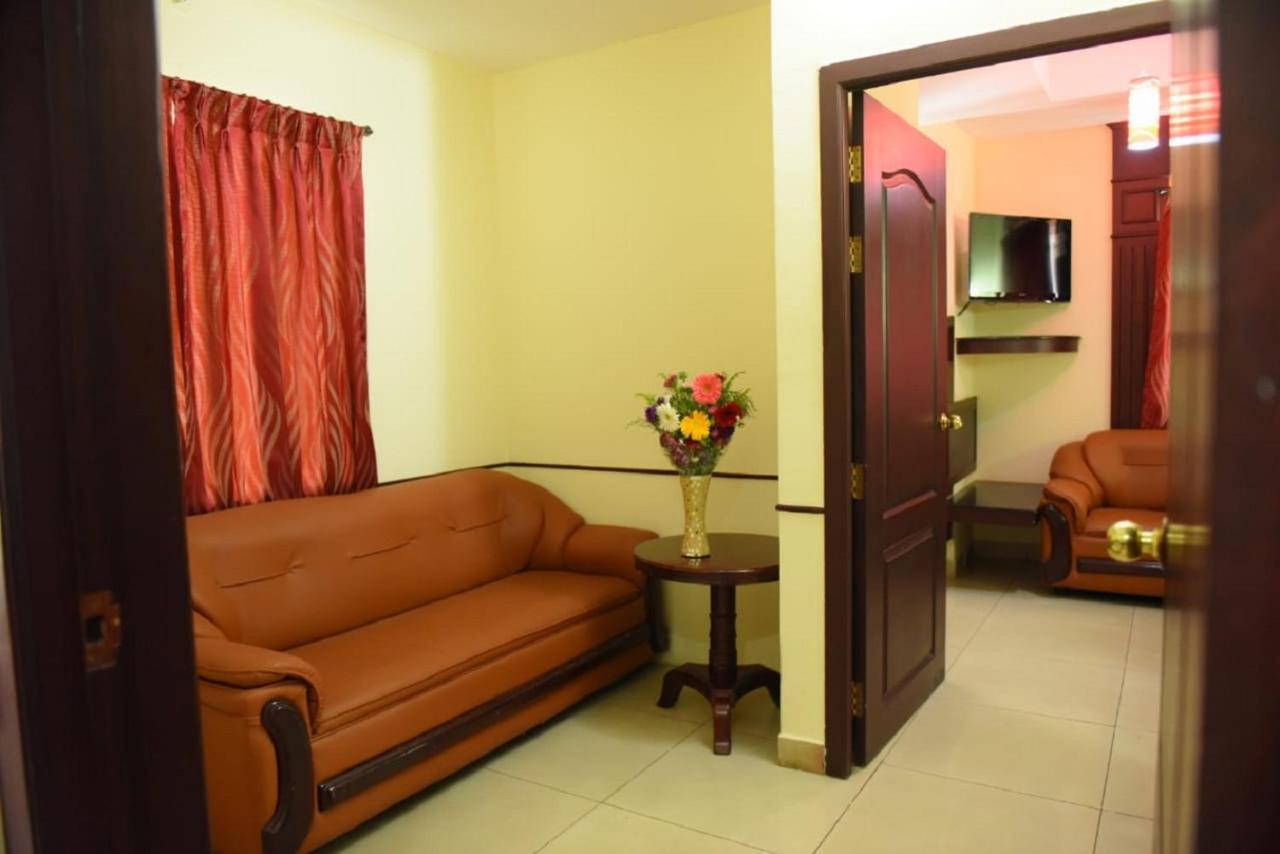 Chendhoor Residency Hotel Tiruchirappalli Екстериор снимка